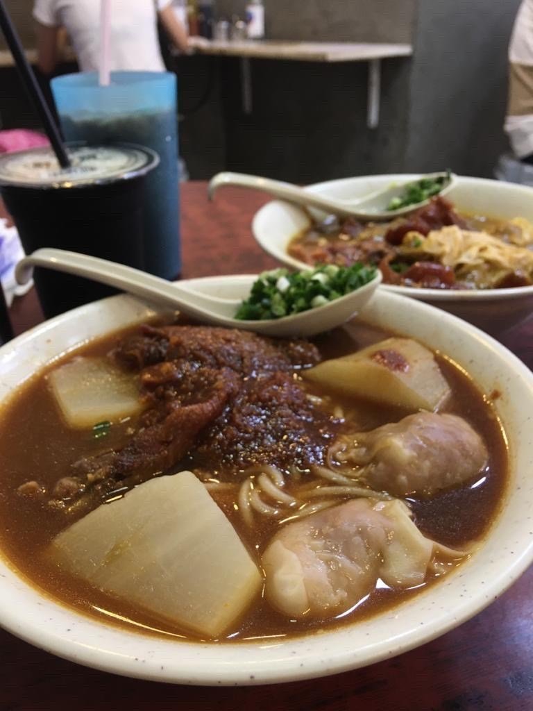 兩三碗車仔麵
