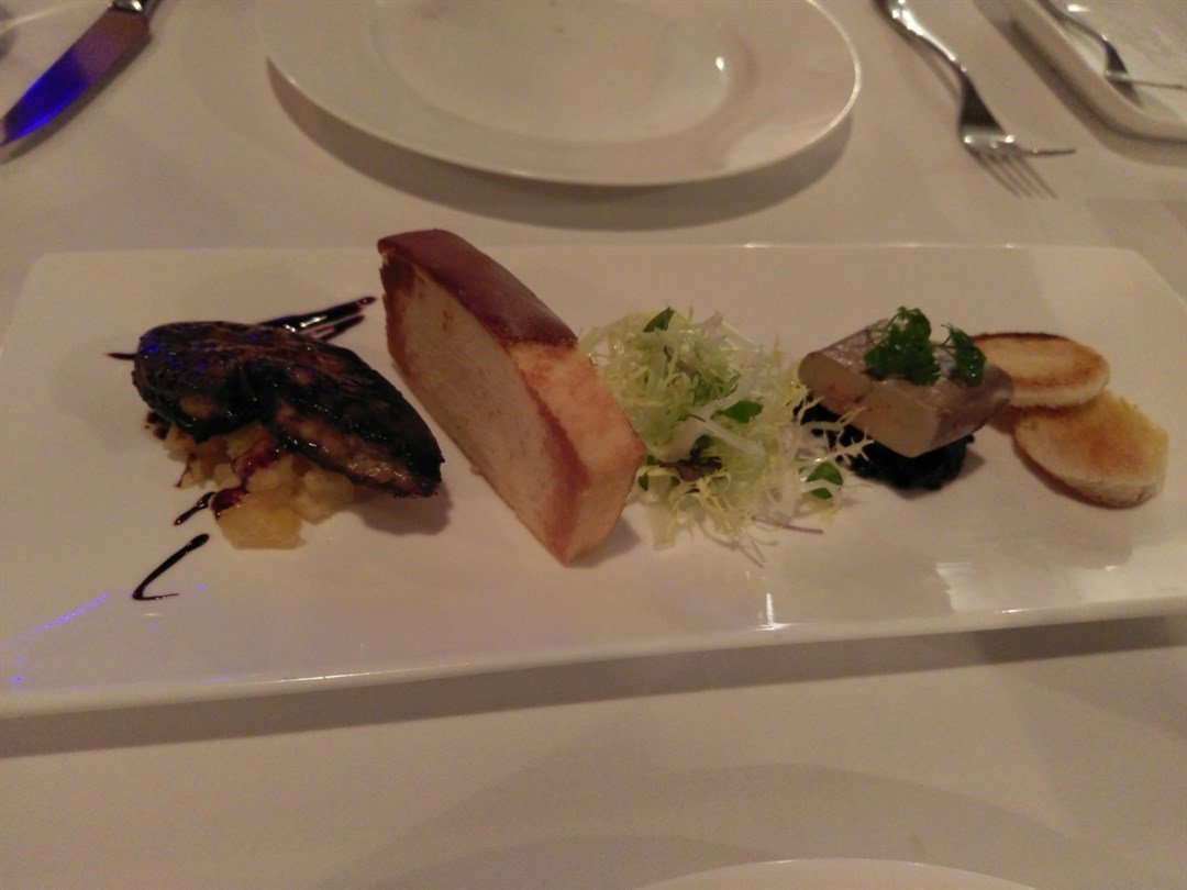 Gees Restaurant & Bar
