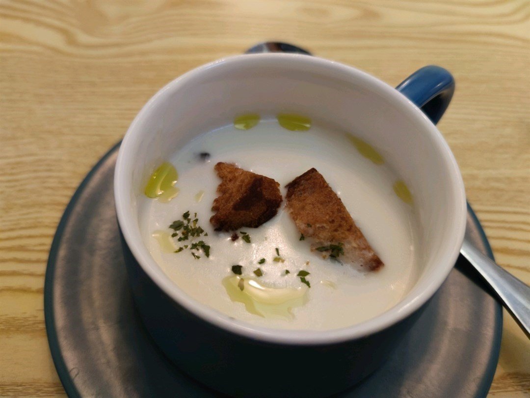 The Yell-Owl Cafe